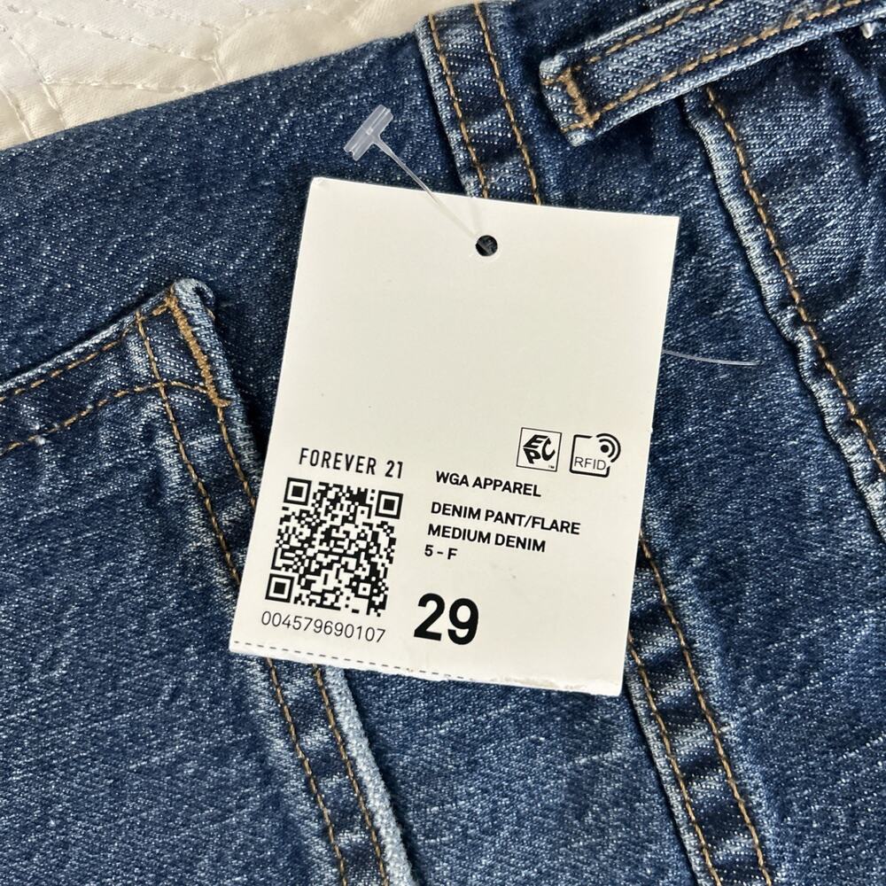 NWT Forever 21 Flare High Rise SlimFit Jeans Women’s 29 Embroidered Daisies Blue - Picture 12 of 14